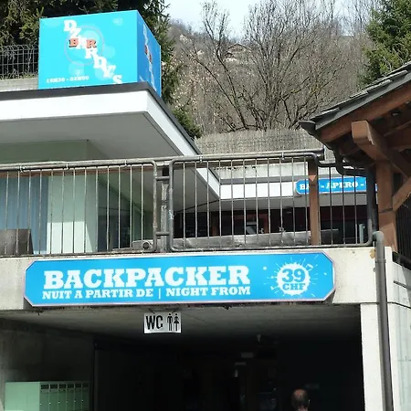 Dzardy's Bar & Backpacker